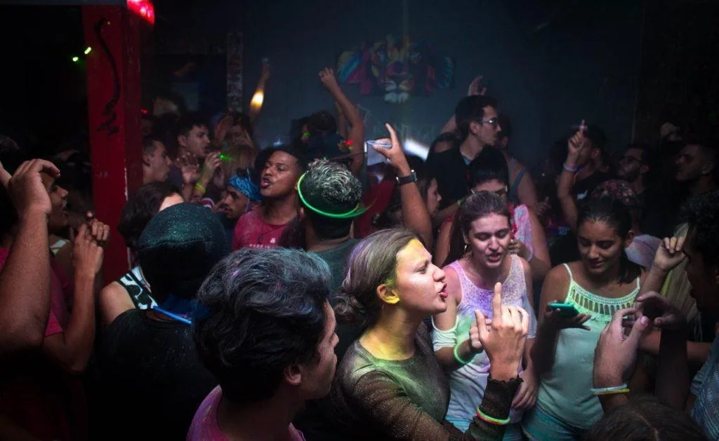Cosas que no hay que hacer en una fiesta