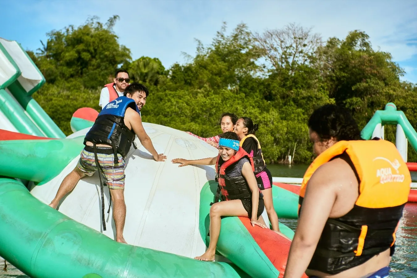 6 Razones para Amar los Inflables Acuáticos