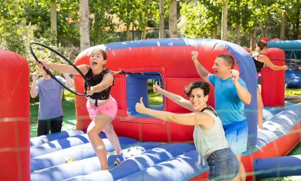 Los mejores inflables interactivos para fiestas y eventos escolares